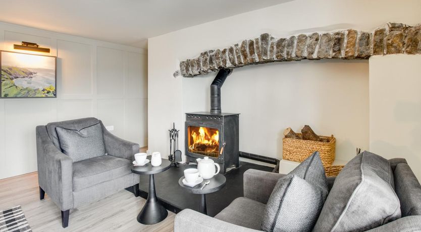 Photo of 4 Bed in Mumbles