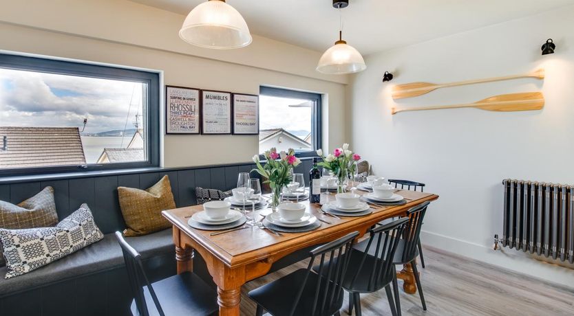 Photo of 4 Bed in Mumbles