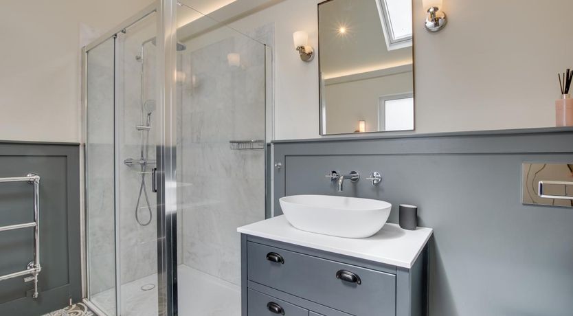 Photo of 4 Bed in Mumbles