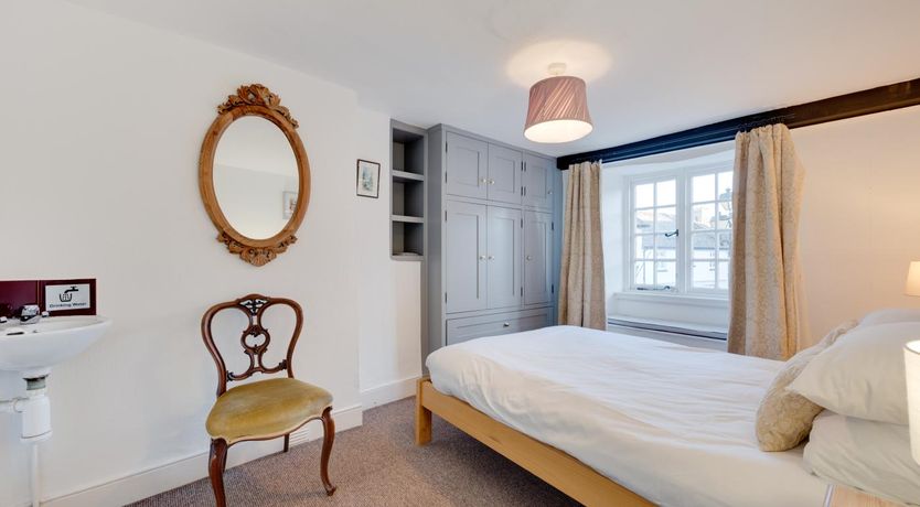 Photo of 4 Bed in Beer