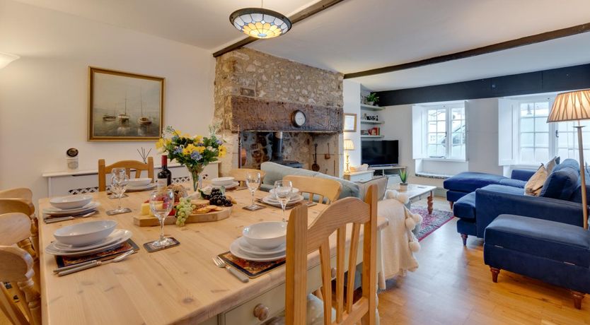 Photo of 4 Bed in Beer