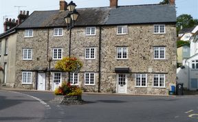 Photo of 4 Bed in Beer