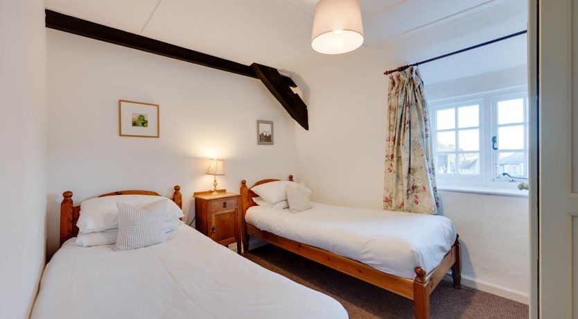 Photo of 4 Bed in Beer