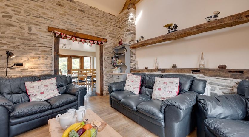 Photo of 4 Bed in Llanarmon Dyffryn Ceiriog