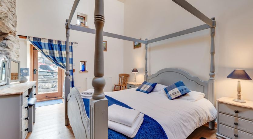 Photo of 4 Bed in Llanarmon Dyffryn Ceiriog