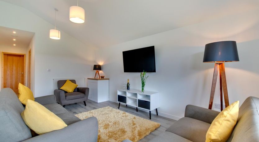 Photo of 2 Bed in St. Eval