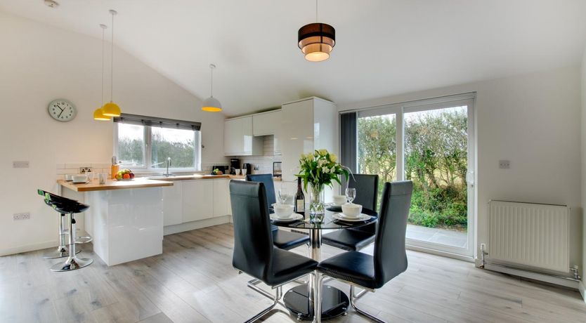 Photo of 2 Bed in St. Eval