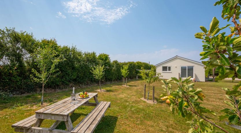 Photo of 2 Bed in St. Eval