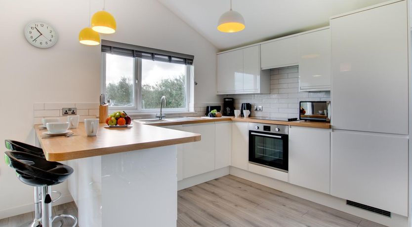 Photo of 2 Bed in St. Eval