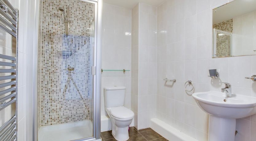 Photo of 4 Bed in Marina