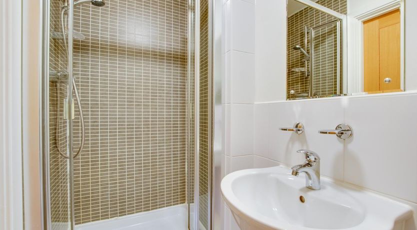 Photo of 4 Bed in Marina