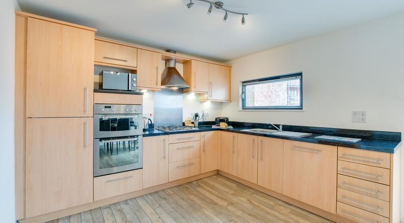 Photo of 4 Bed in Marina