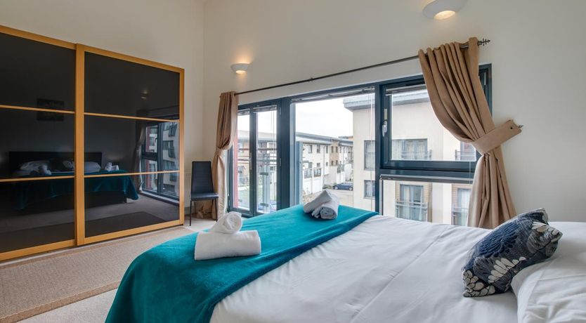 Photo of 4 Bed in Marina