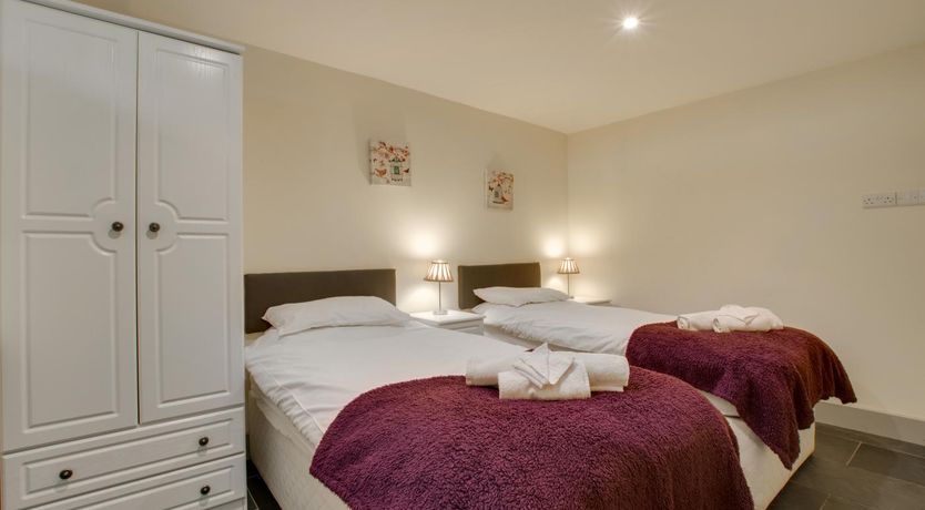 Photo of 3 Bed in Totnes
