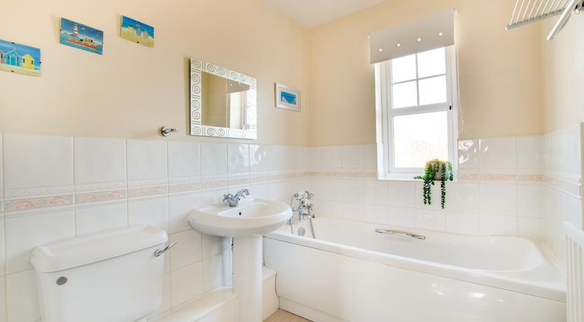 Photo of 3 Bed in Wyke Regis