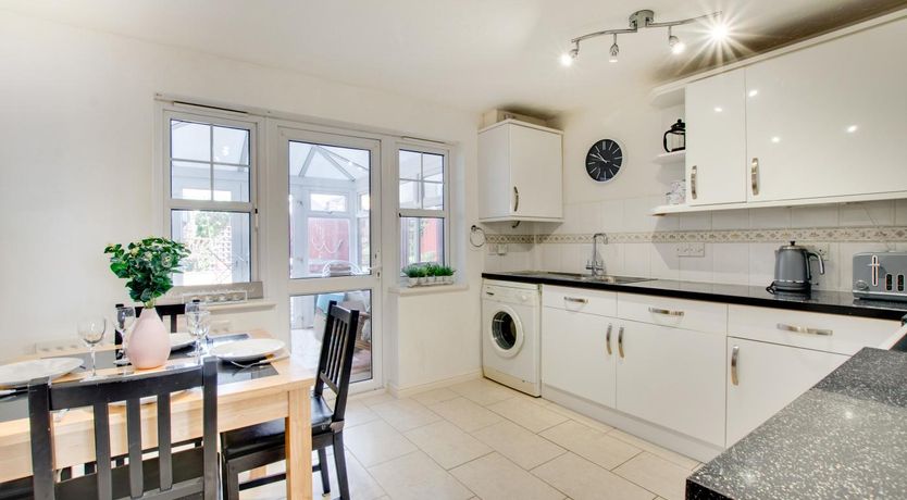 Photo of 3 Bed in Wyke Regis