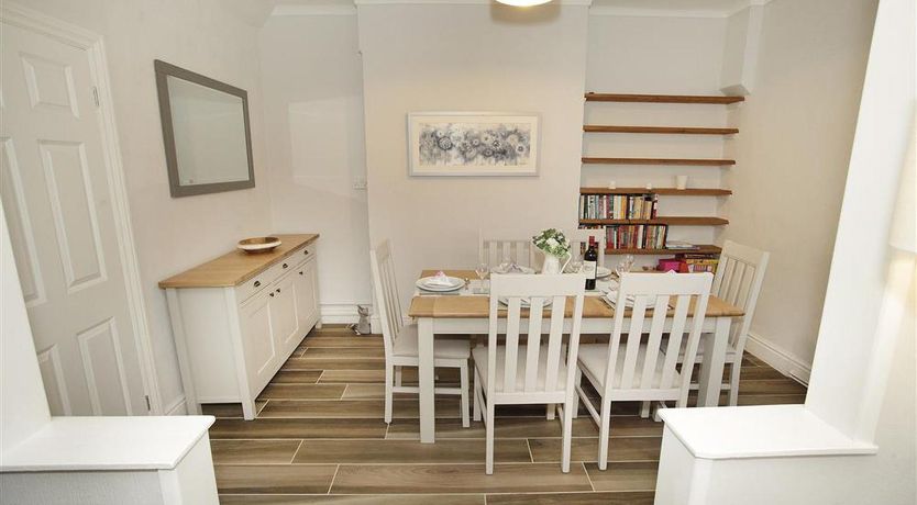 Photo of 4 Bed in Mumbles