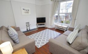 Photo of 4 Bed in Mumbles