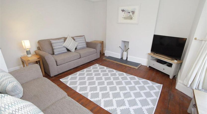 Photo of 4 Bed in Mumbles