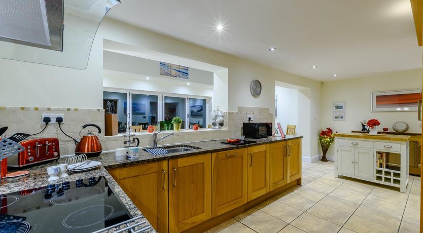 Photo of 4 Bed in North Sunderland