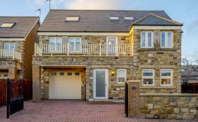 Photo of 4 Bed in North Sunderland