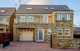 Photo of 4-bed-in-north-sunderland-1