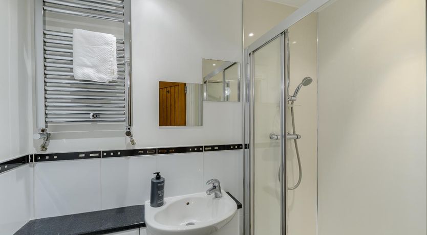 Photo of 4 Bed in North Sunderland