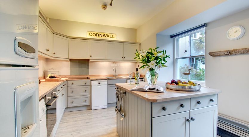 Photo of 3 Bed in St. Levan