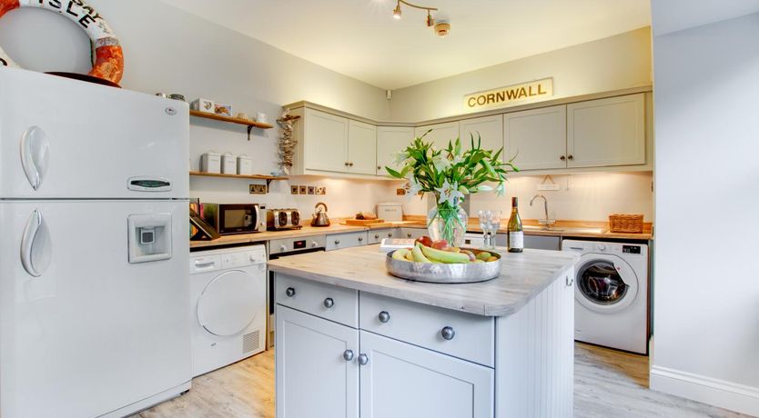 Photo of 3 Bed in St. Levan