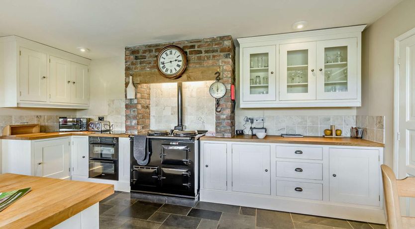 Photo of 4 Bed in Builth Wells