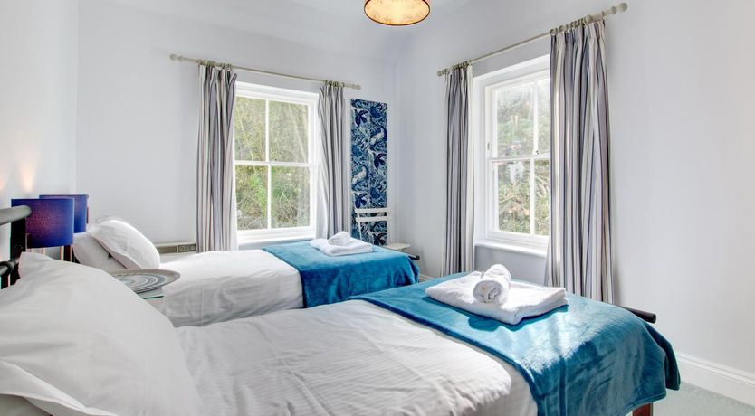 Photo of 3 Bed in St. Levan