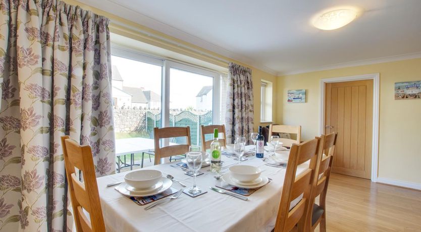 Photo of 3 Bed in Port Eynon