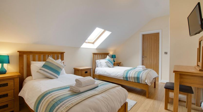 Photo of 3 Bed in Port Eynon