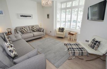 4 Bed in Mumbles Holiday Home