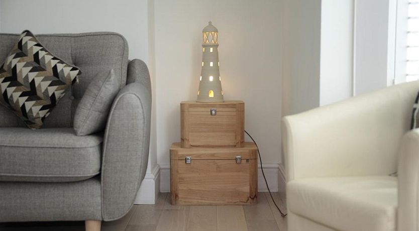 Photo of 4 Bed in Mumbles