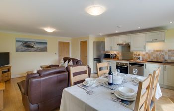 2 Bed in Port Eynon Holiday Home