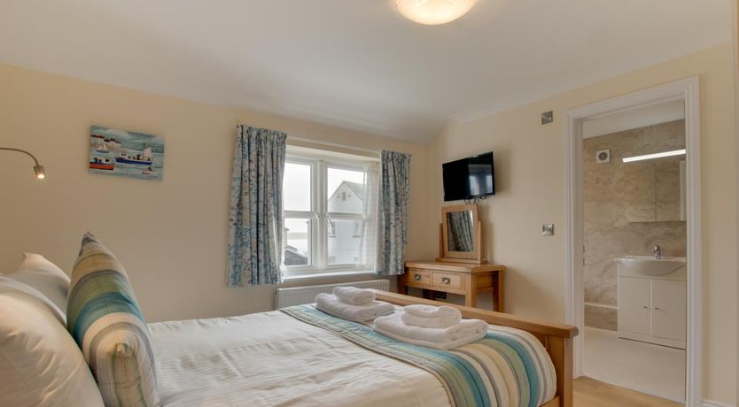 Photo of 2 Bed in Port Eynon