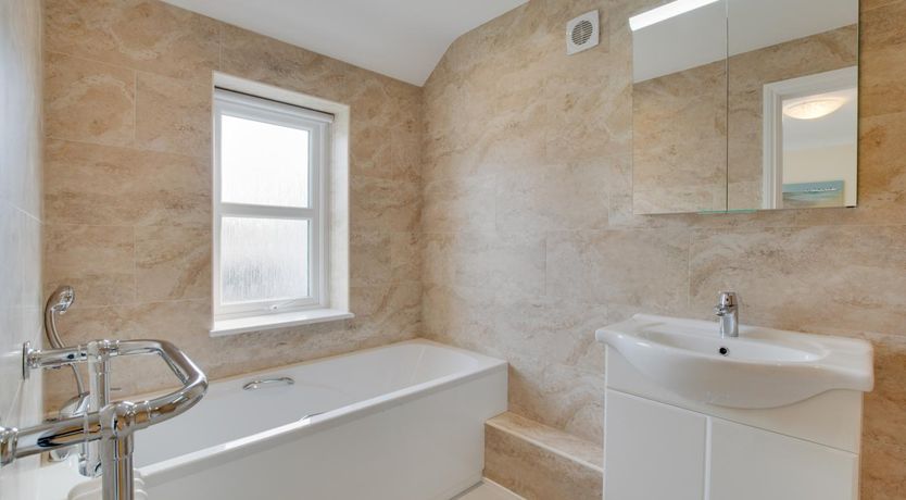 Photo of 2 Bed in Port Eynon