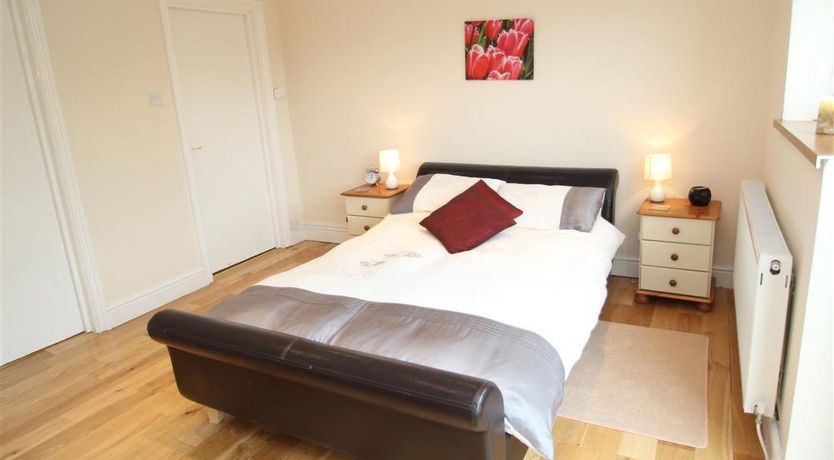 Photo of 5 Bed in Mumbles