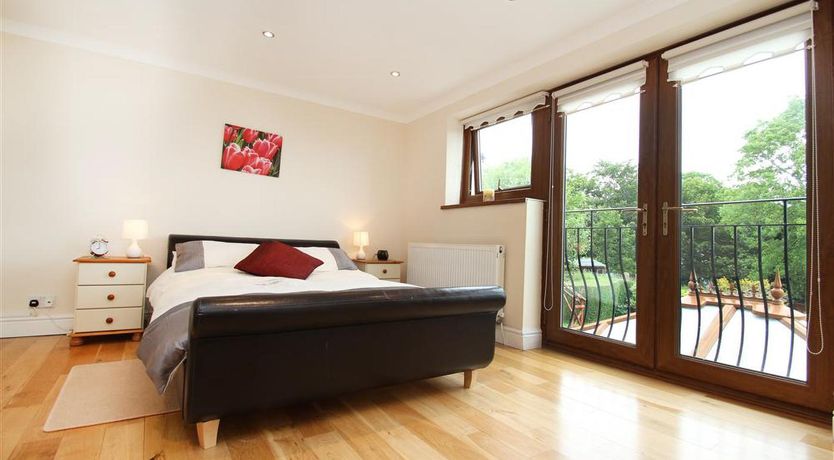 Photo of 5 Bed in Mumbles