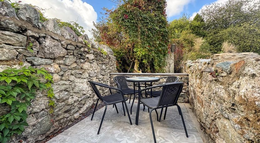 Photo of 1 Bed in Menai Bridge