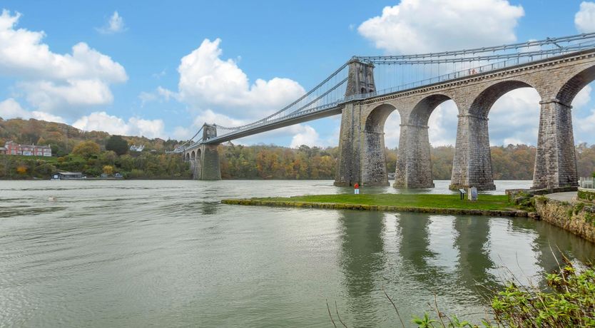 Photo of 1 Bed in Menai Bridge