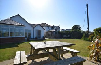 4 Bed in Trevone Holiday Home