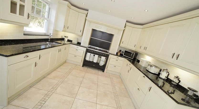 Photo of 4 Bed in Gower