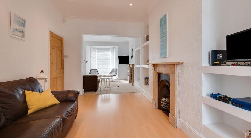 Photo of 3 Bed in Mumbles