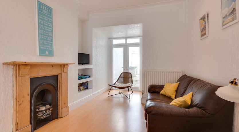 Photo of 3 Bed in Mumbles