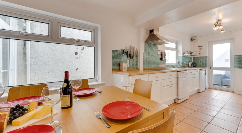 Photo of 3 Bed in Mumbles