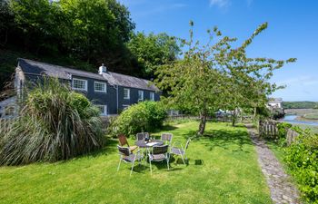 4 Bed in Little Petherick Holiday Home