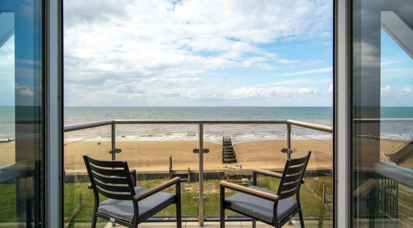 Photo of 3 Bed in Heacham