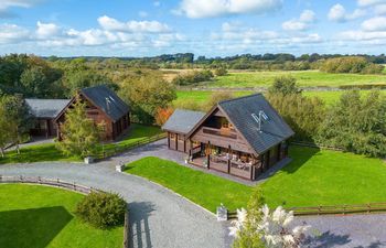 2 Bed in Menai Bridge Holiday Home